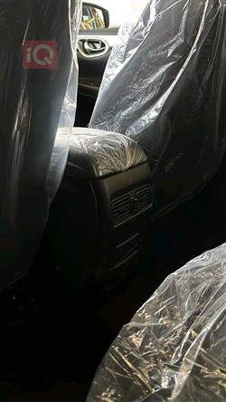 نيسان سيلفي